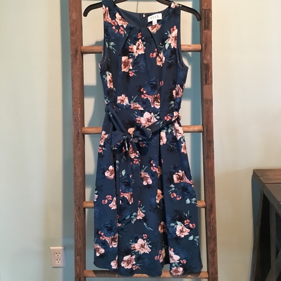 Elle Dresses & Skirts - Elle fit and flare midi dress